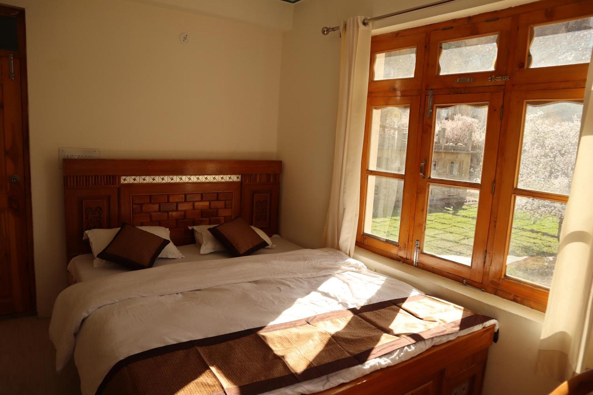 Hotel Duktuk Turtok Exteriér fotografie